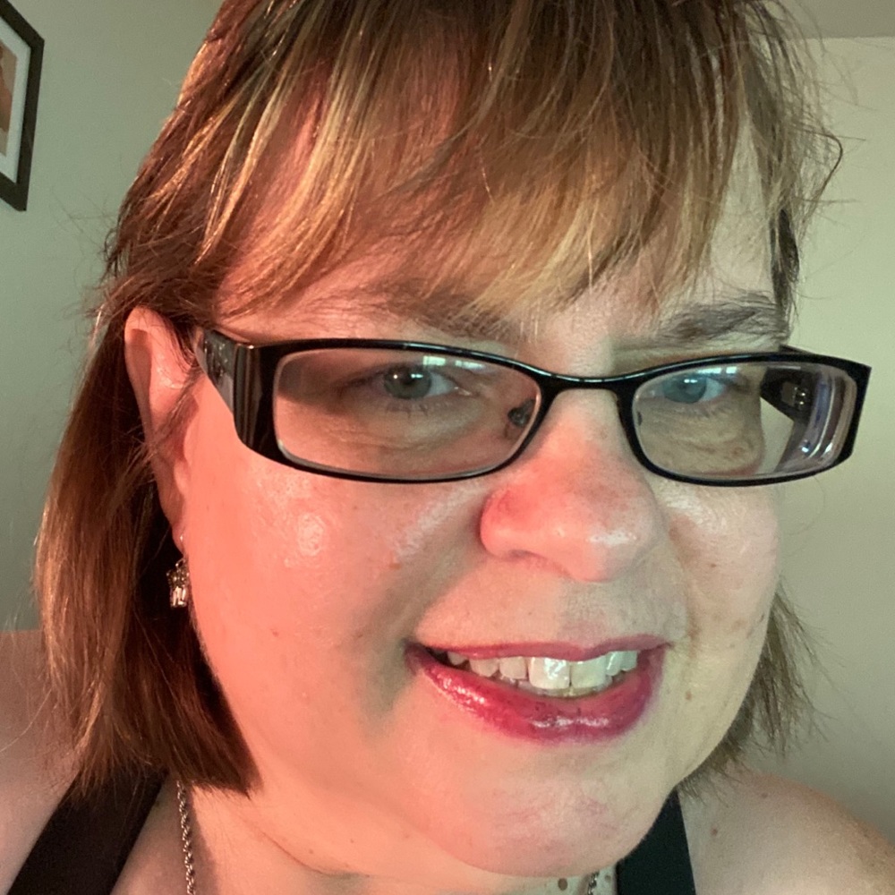 Meet your Posher, Carla